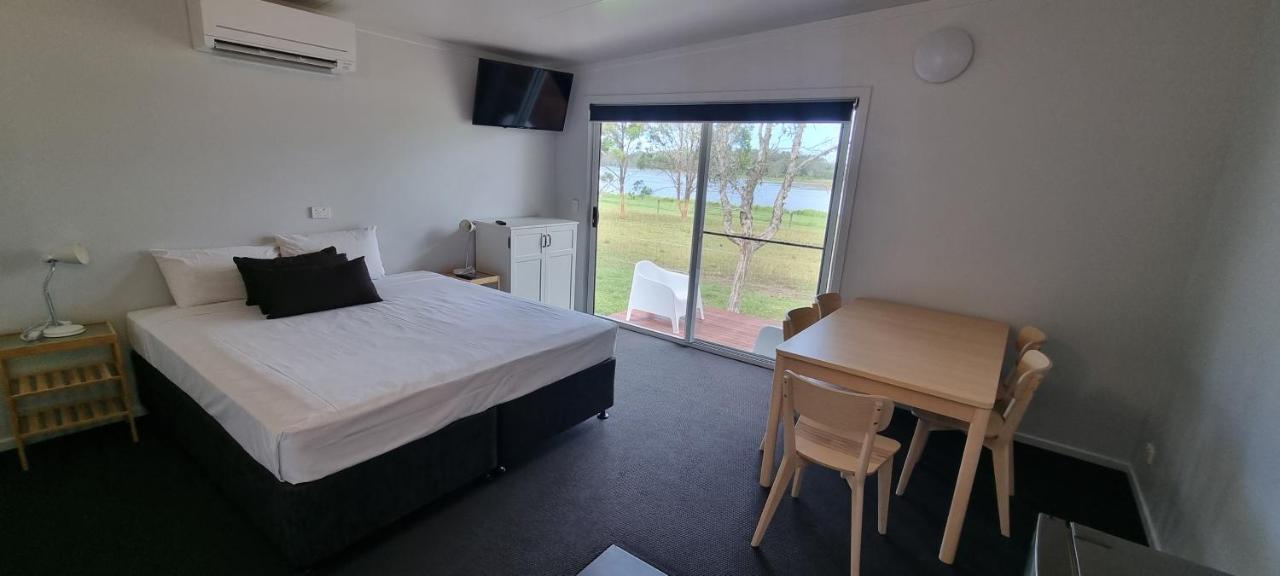 Narangba Motel Екстер'єр фото